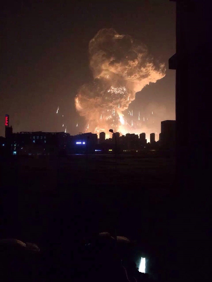 爆炸时的蘑菇云