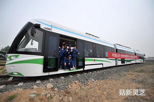 世界首列氢燃料混合动力有轨电车在唐山下线