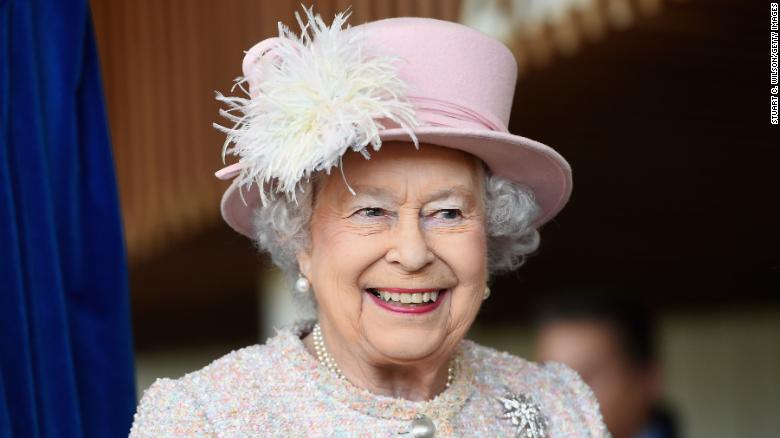 英国女王迎来92岁生日
